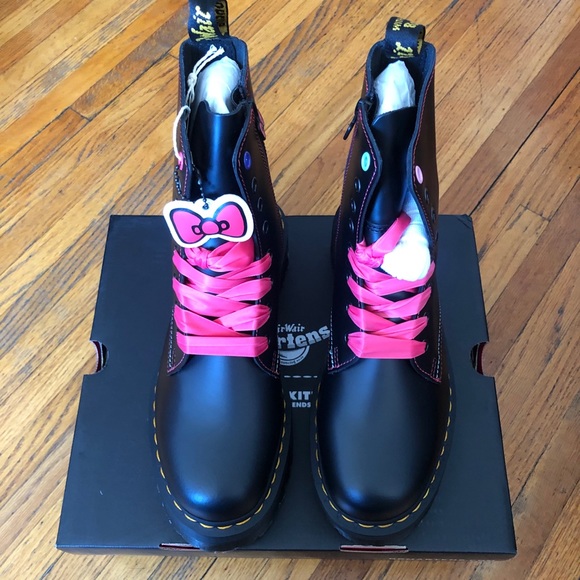 NEW Dr. Martens Hello Kitty & Friends Jadon Platform - Picture 5 of 9